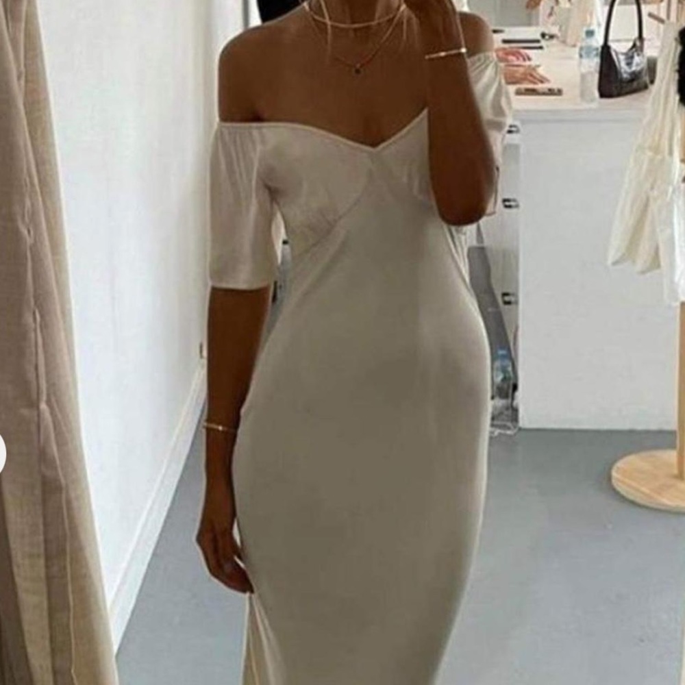 Off-Shoulder Cream Satin Maxi Dress - Picture 4 of 10